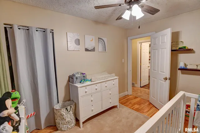 $279,900 | 1424 West Sunset Drive, Taylorville, IL 62568