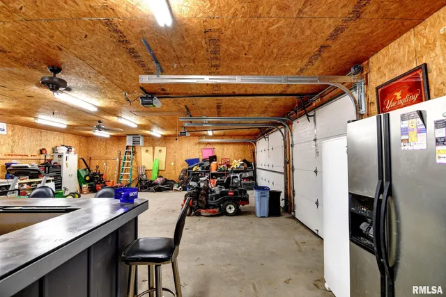 $279,900 | 1424 West Sunset Drive, Taylorville, IL 62568