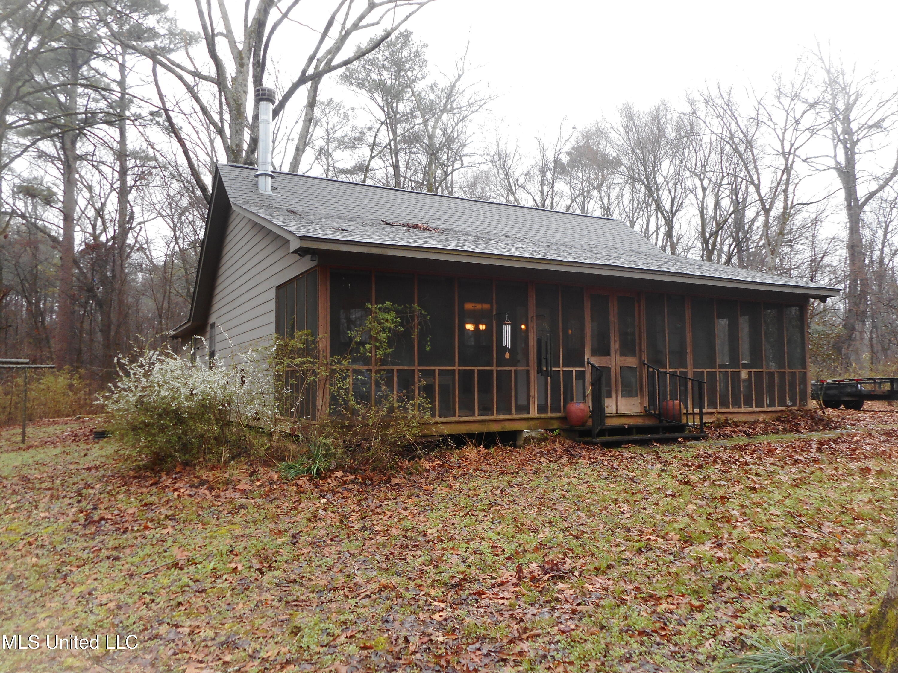 647 Liverpool Road Yazoo City, MS 39194 - Photo 1 of 41 Back View of Cabin