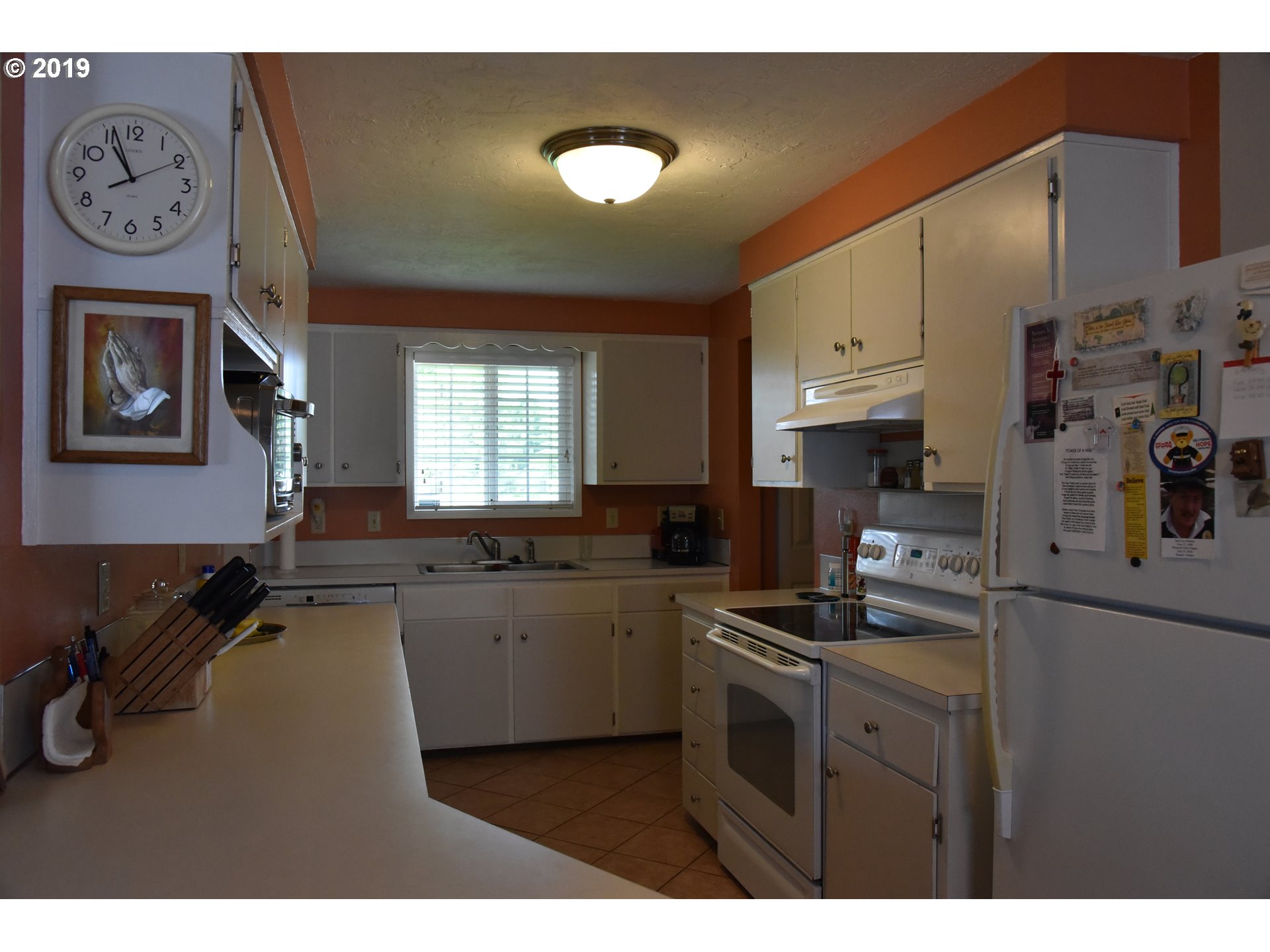 621 V Street Springfield, OR 97477 - Photo 4 of 21