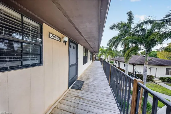 $1,850 | 5300 Treetops Drive, Unit I206, Naples, FL 34113
