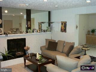 911 Crosswicks Road Rydal, PA 19046 - Photo 4 of 5