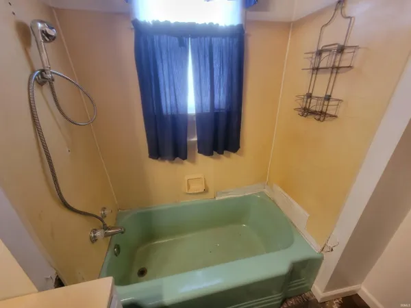 $163,000 | 8720 East 50 North, Portland, IN 47371