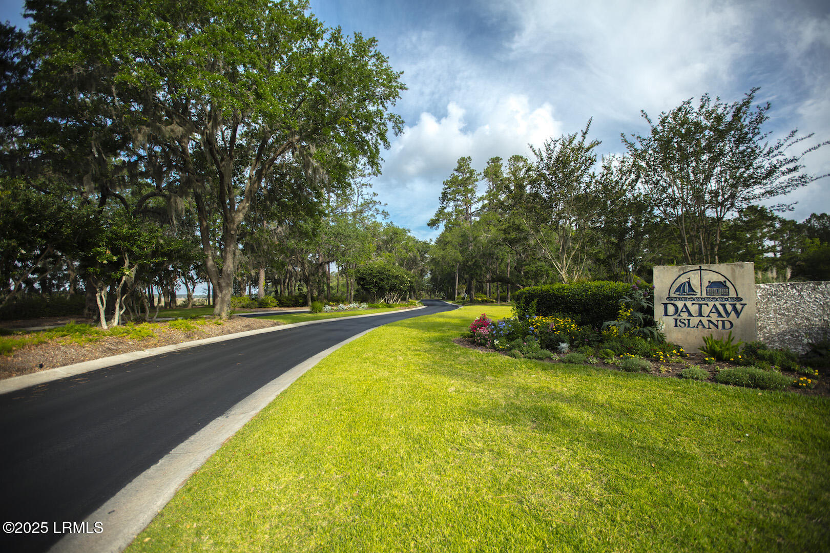 103 Locust Fence Road St. Helena Island, SC 29920 - Photo 5 of 12 Sign Dataw Entry