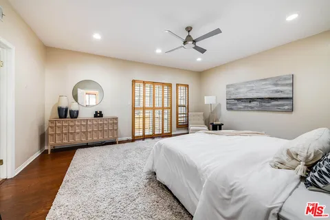 $949,000 | 10923 Landale Street, Unit 2, Toluca Lake, CA 91602