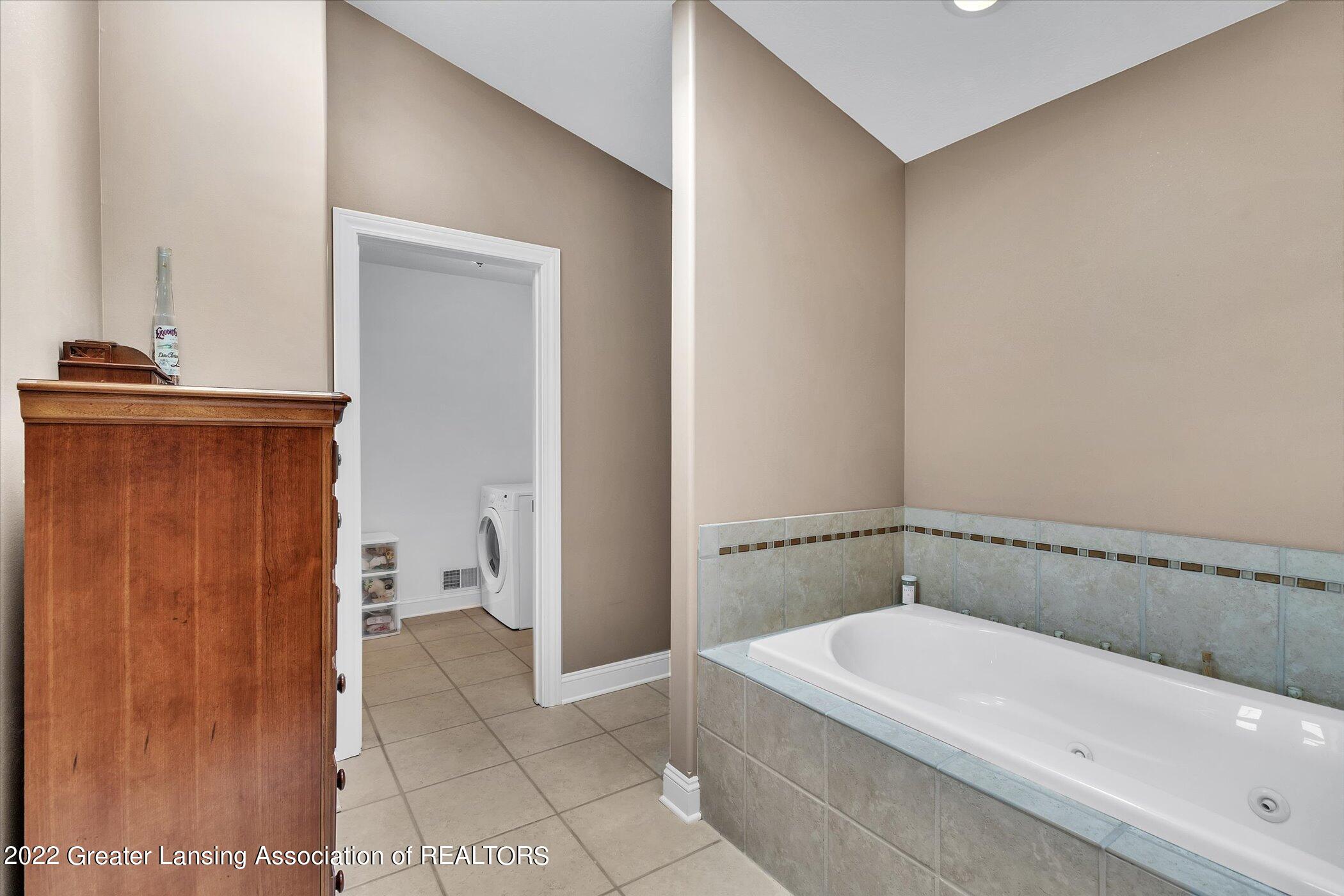 11775 Francis Road Dewitt, MI 48820 - Photo 29 of 78 31-11775-Francis-Rd-WindowStill-Real-Est