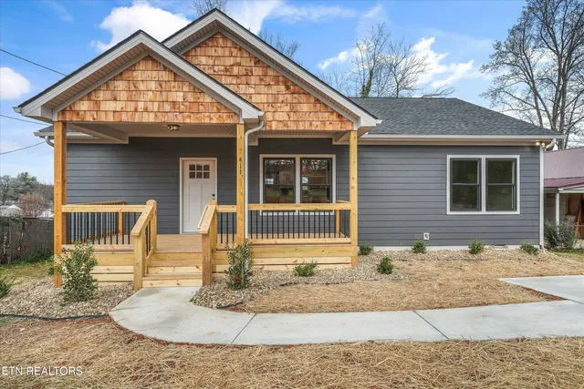 $349,000 | 411 Glenoaks Drive, Knoxville, TN 37912