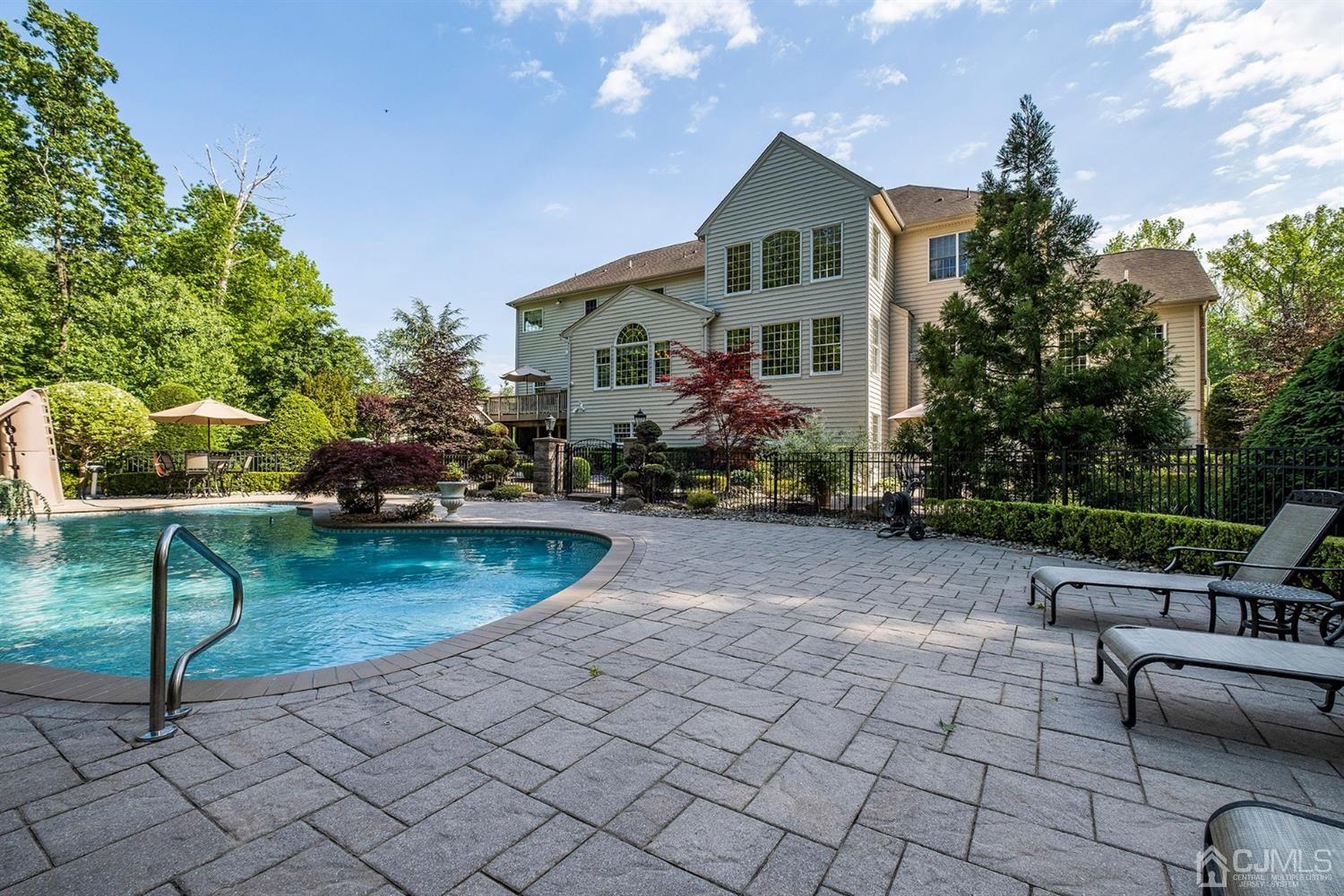 12 Horseshoe Court Monroe Township, NJ 08831 - Photo 31 of 81