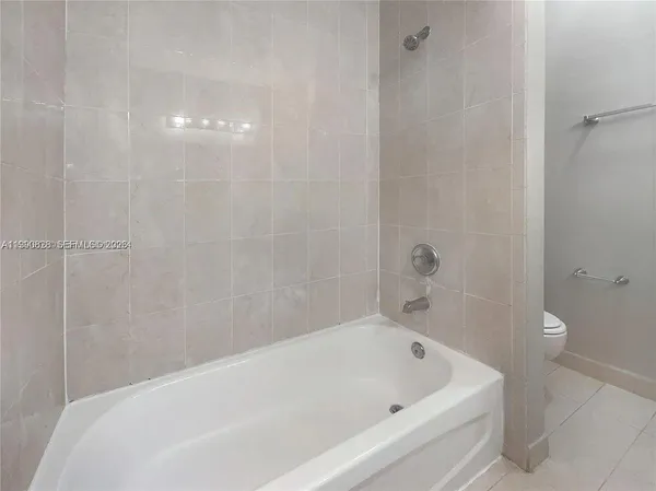 $2,000 | 2730 Northeast 4th Street, Unit 205, Homestead, FL 33033