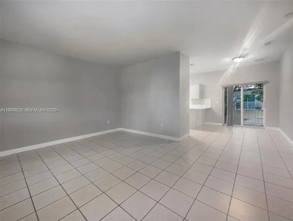 $2,000 | 2730 Northeast 4th Street, Unit 205, Homestead, FL 33033