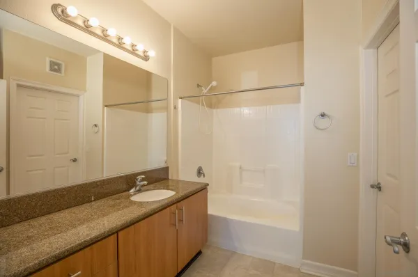 $3,400 | 1400 Broadway, Unit 1206, San Diego, CA 92101