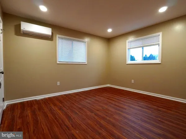 $2,300 | 710 North York Road, Willow Grove, PA 19090