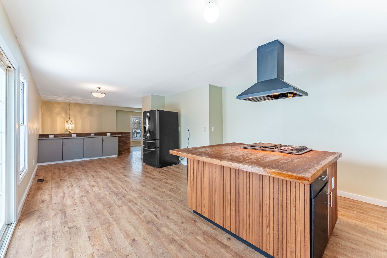 1359 Madison Court St. Charles, IL 60174 - Photo 5 of 23 a kitchen with stainless steel appliances granite countertop a stove and a refrigerator