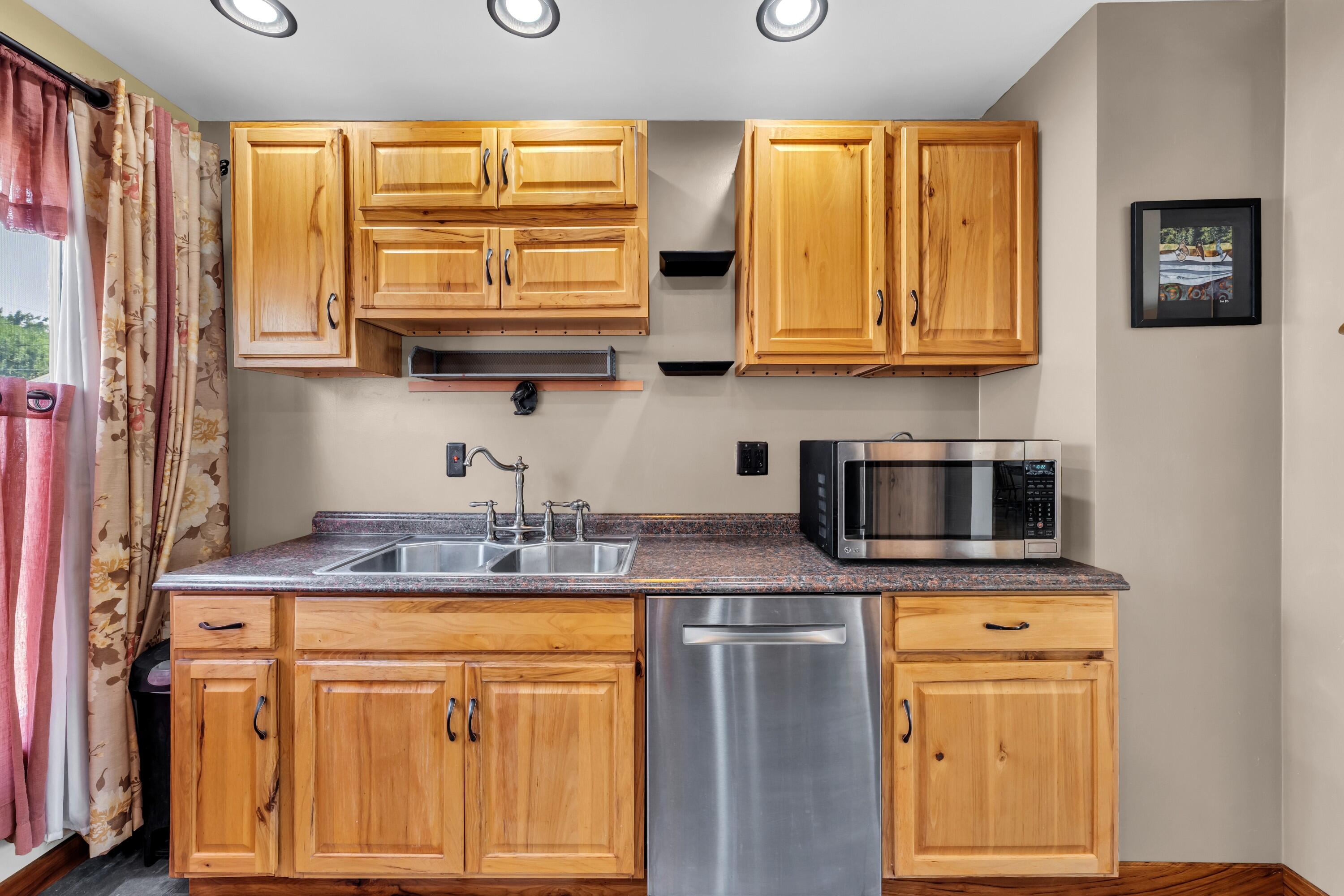 1755 Orchard Street Racine, WI 53405 - Photo 21 of 55 Photo (21)