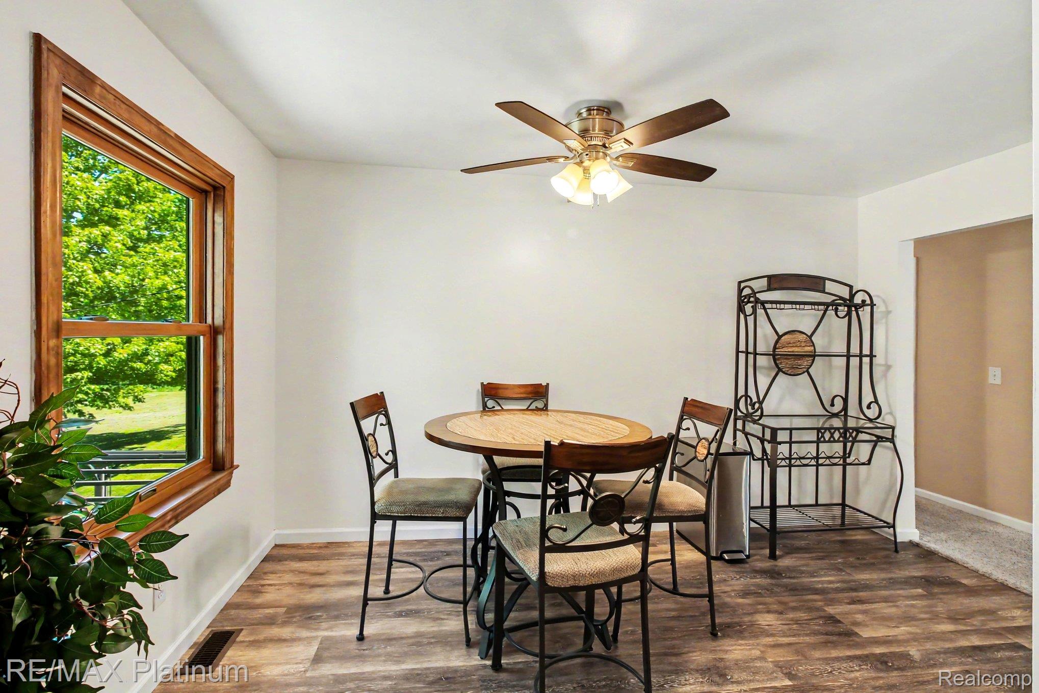 2647 Curdy Road Howell, MI 48855 - Photo 6 of 34 Dining Room
