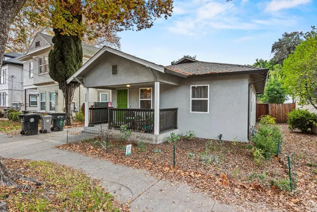 $489,000 | 2220 9th Street, Sacramento, CA 95818