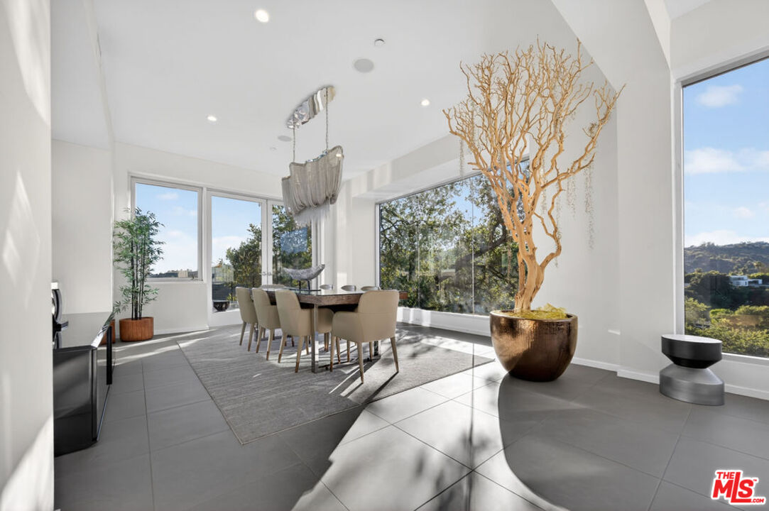 9716 Oak Pass Road Beverly Hills, CA 90210 - Photo 61 of 73