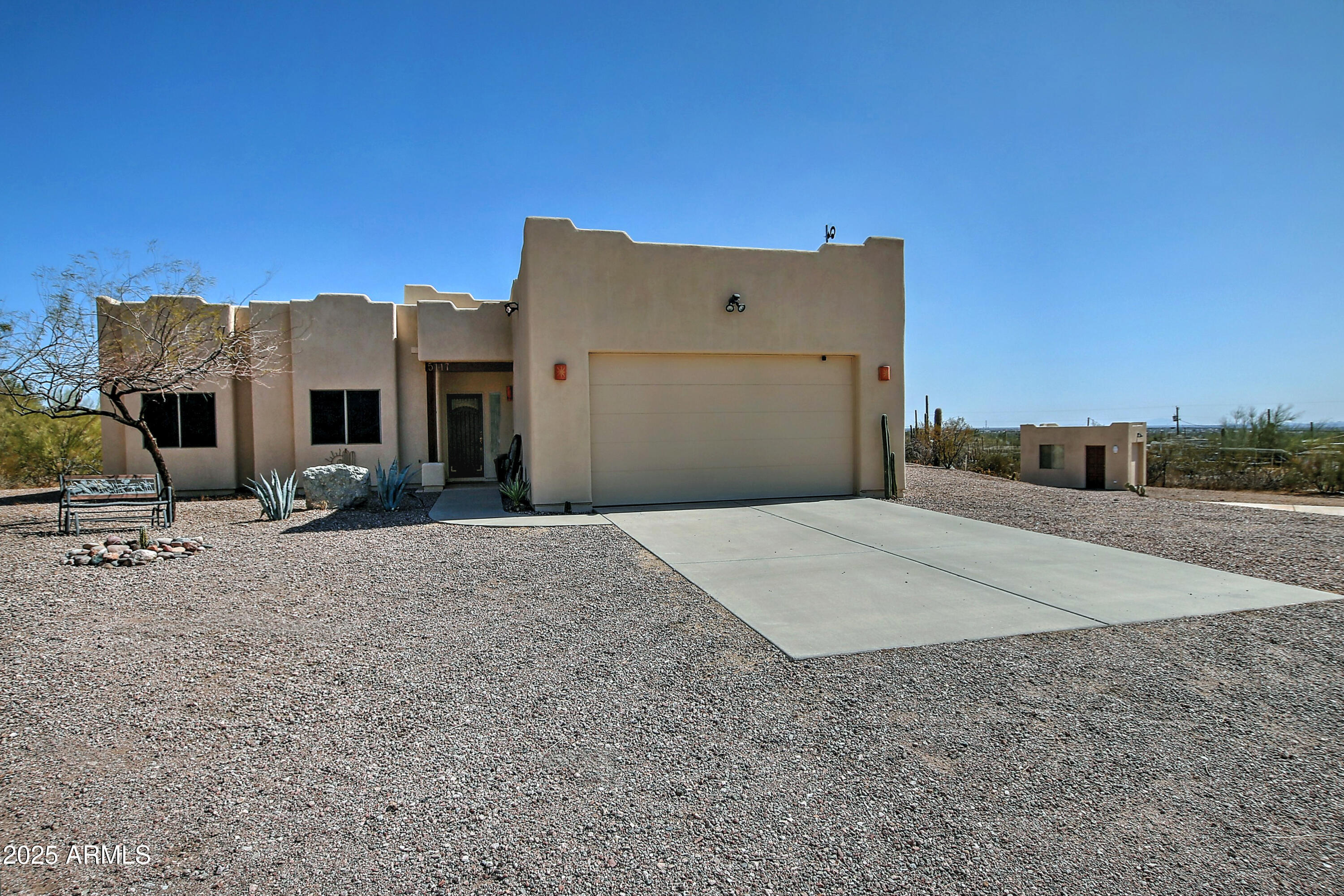 5117 North Chisholm Road Apache Junction, AZ 85120 - Photo 2 of 46 zSet10