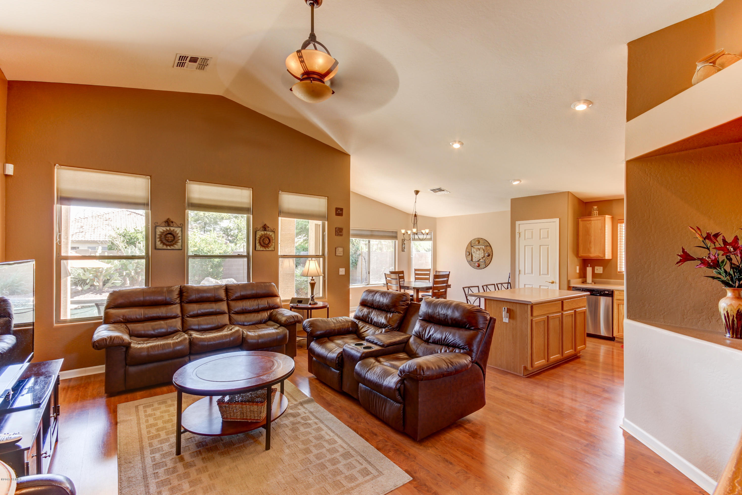 3305 East Warbler Road Gilbert, AZ 85297 - Photo 13 of 28 Great Room - View 1