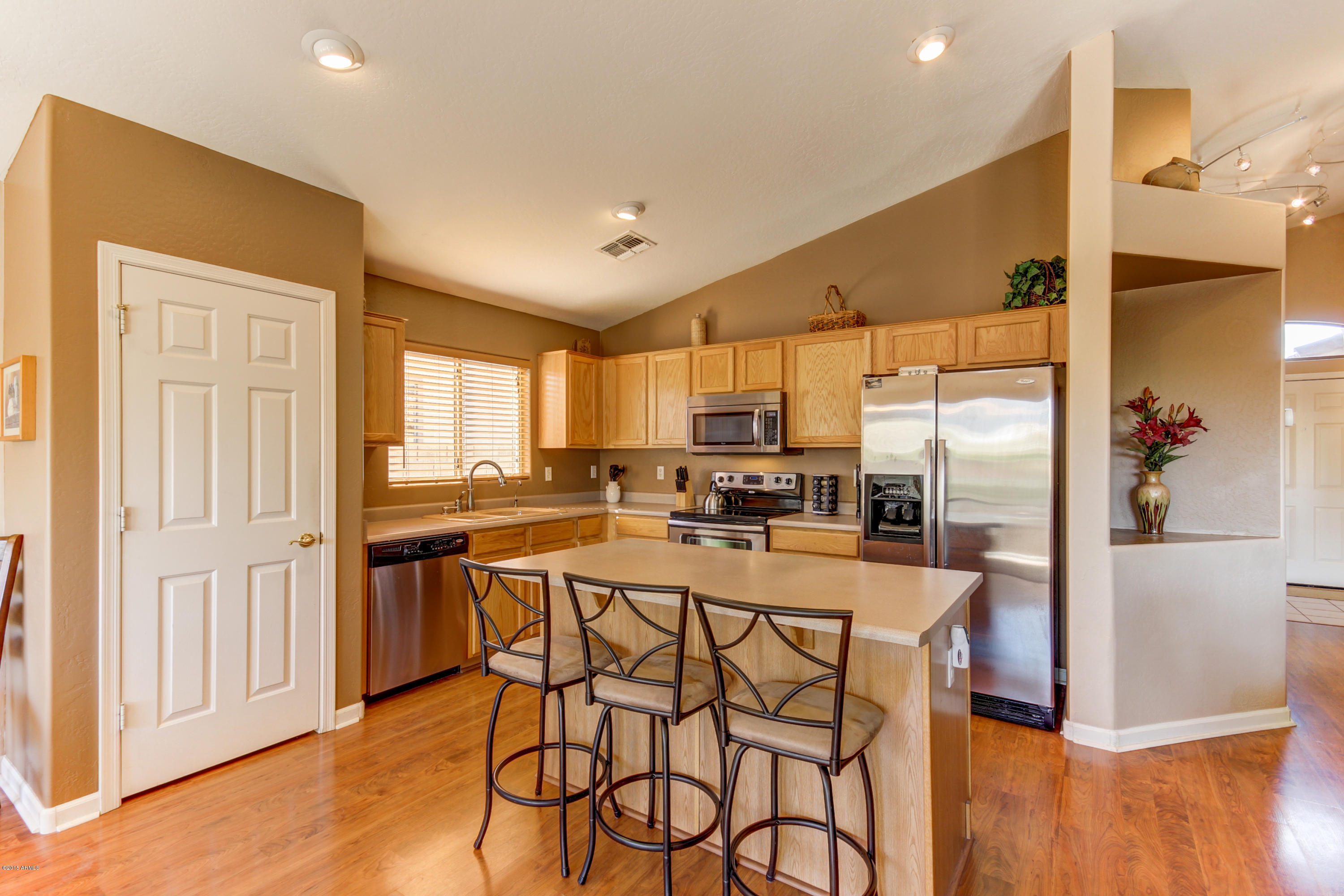 3305 East Warbler Road Gilbert, AZ 85297 - Photo 6 of 28 Kitchen - View 1