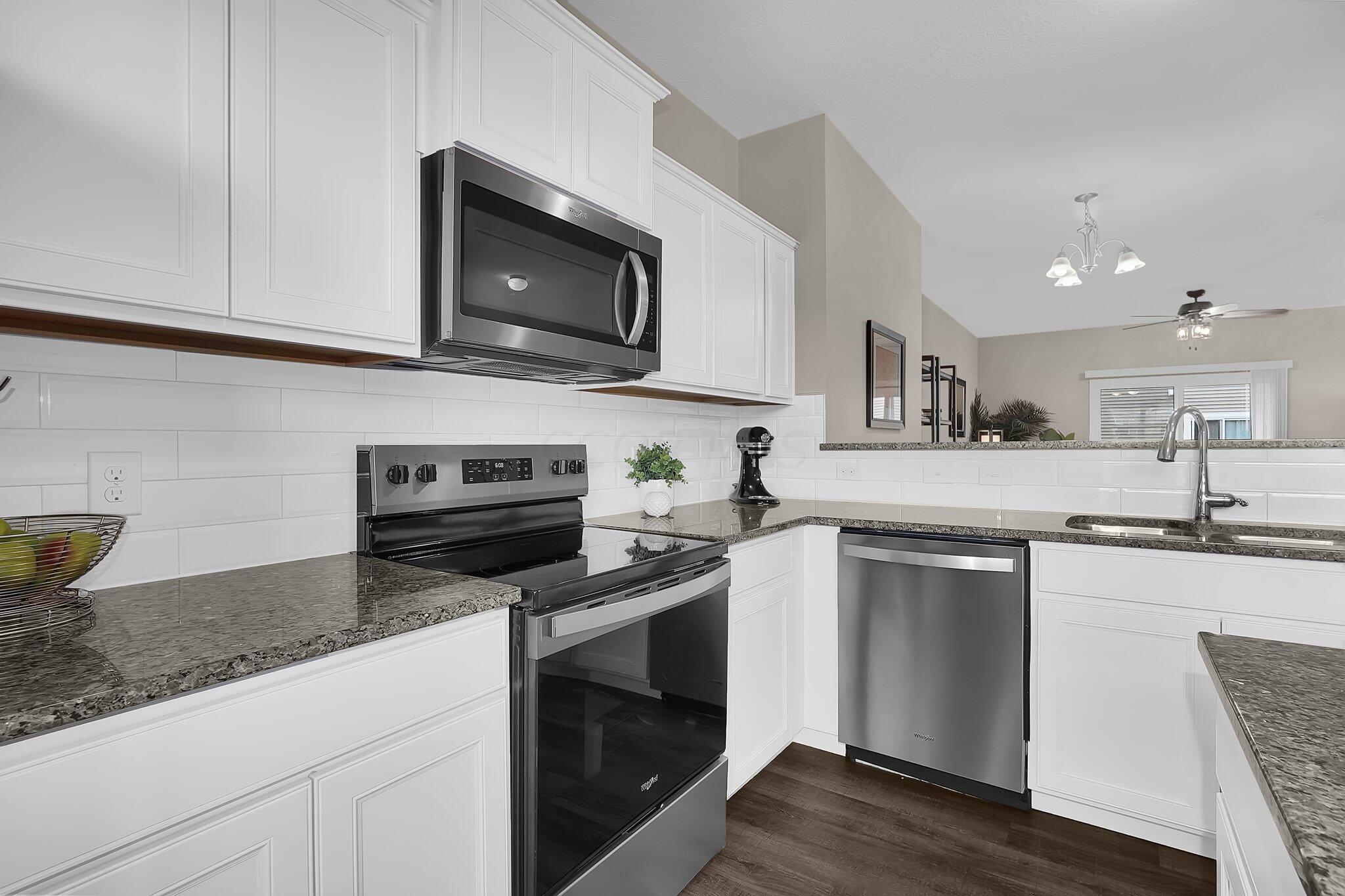 503 Autumn Ridge Circle Pickerington, OH 43147 - Photo 10 of 30 Kitchen