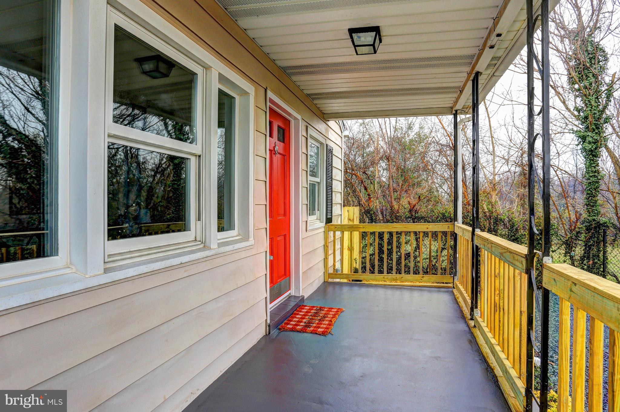516 Holy Cross Road Baltimore, MD 21225 - Photo 3 of 31 Gallery Image 3