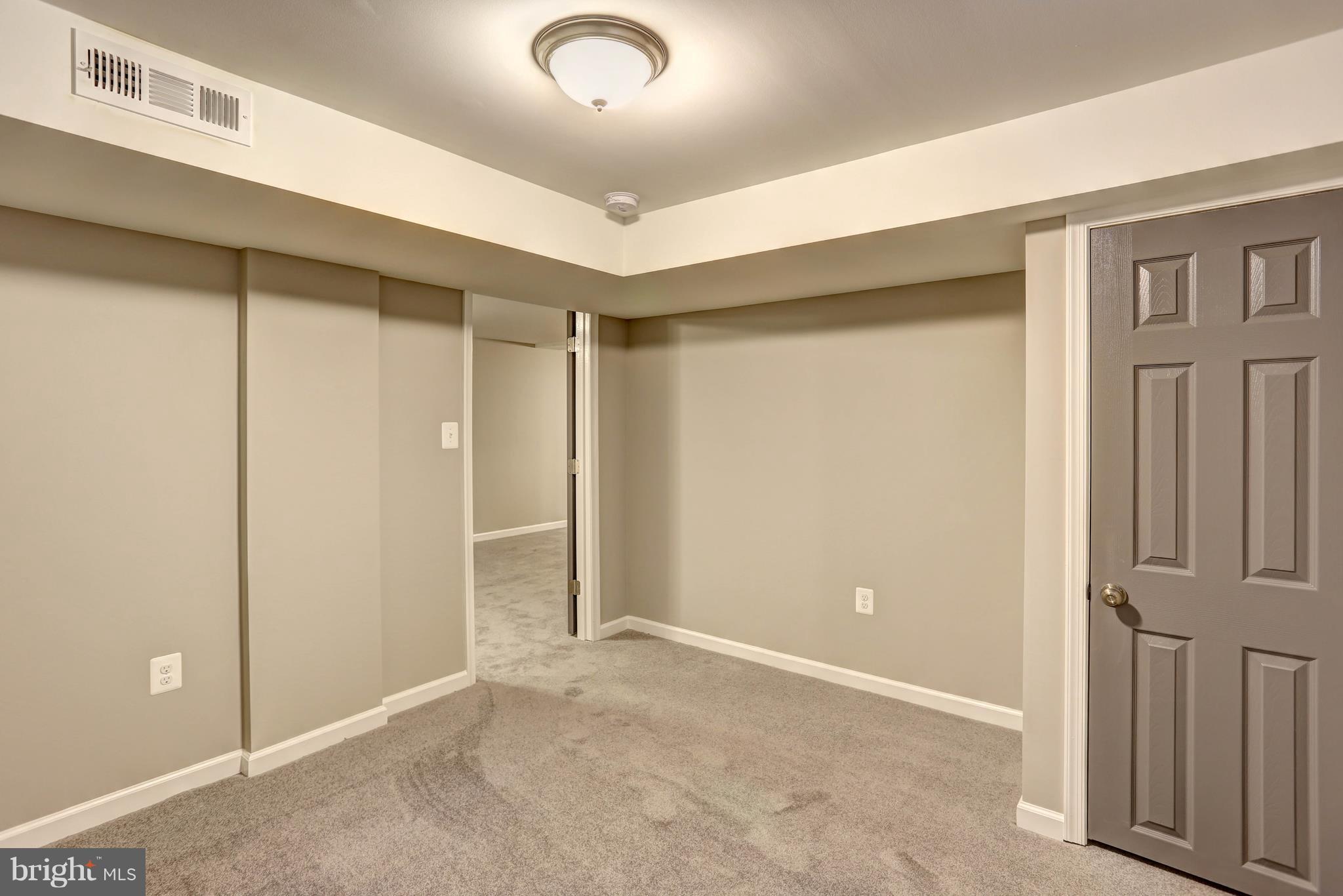 516 Holy Cross Road Baltimore, MD 21225 - Photo 22 of 31 Gallery Image 22
