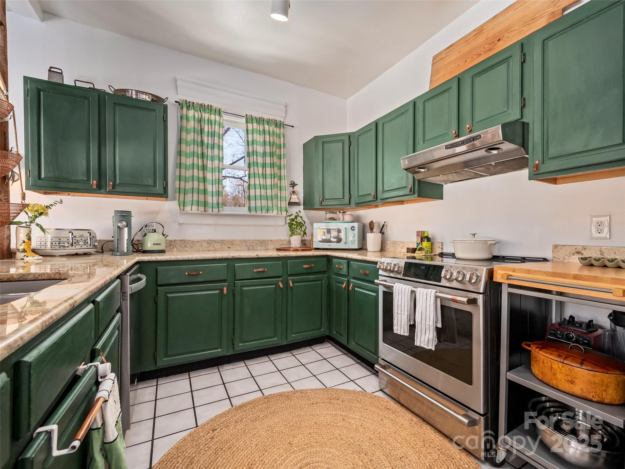 192 Patterson Street Saluda, NC 28773 - Photo 18 of 48