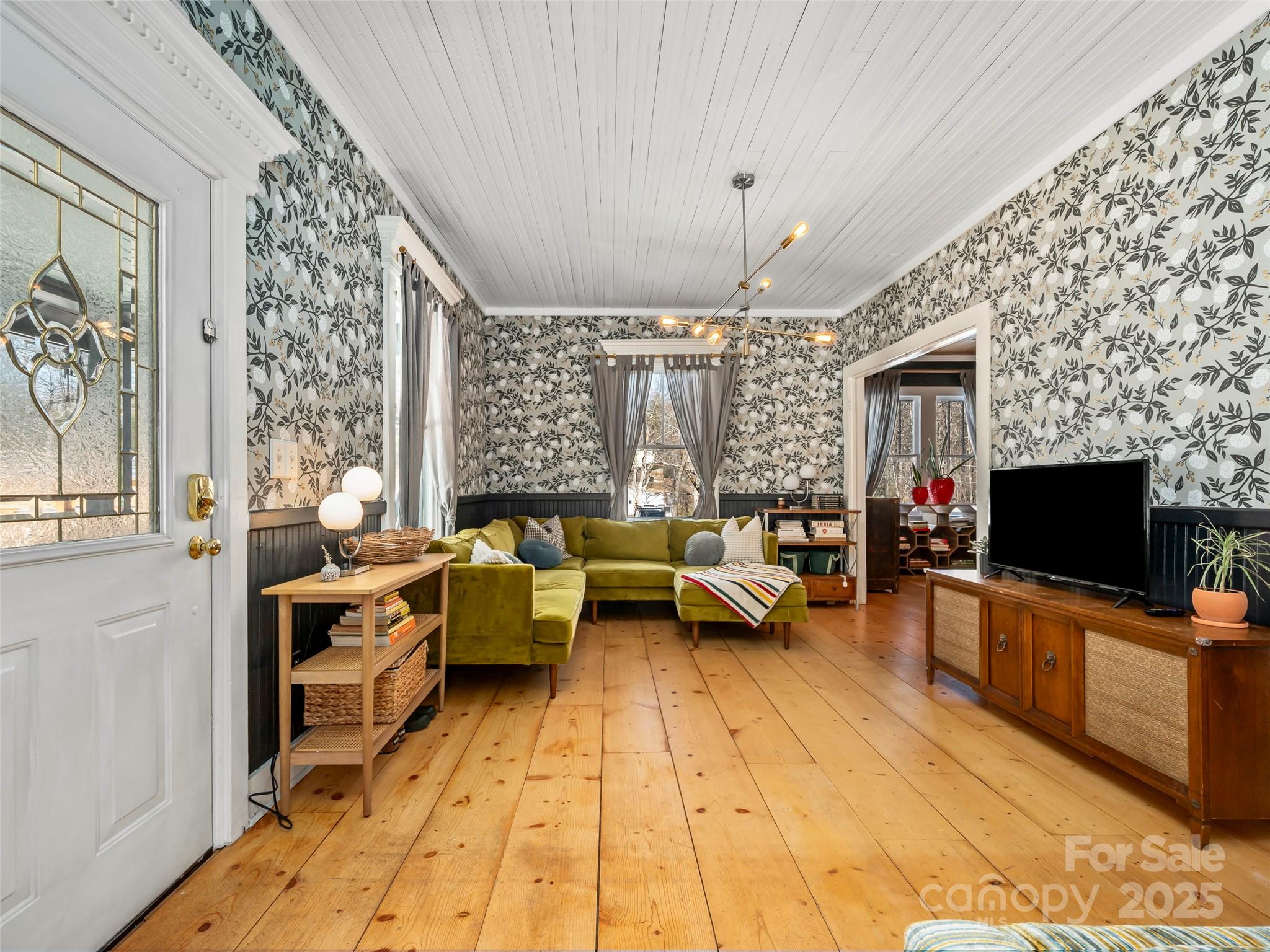 192 Patterson Street Saluda, NC 28773 - Photo 10 of 48