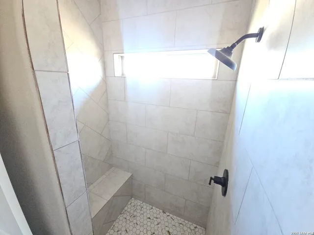 $649,000 | 956 Horseshoe Falls, Bandera, TX 78003