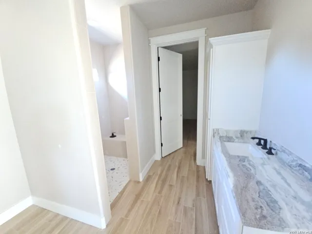 $649,000 | 956 Horseshoe Falls, Bandera, TX 78003