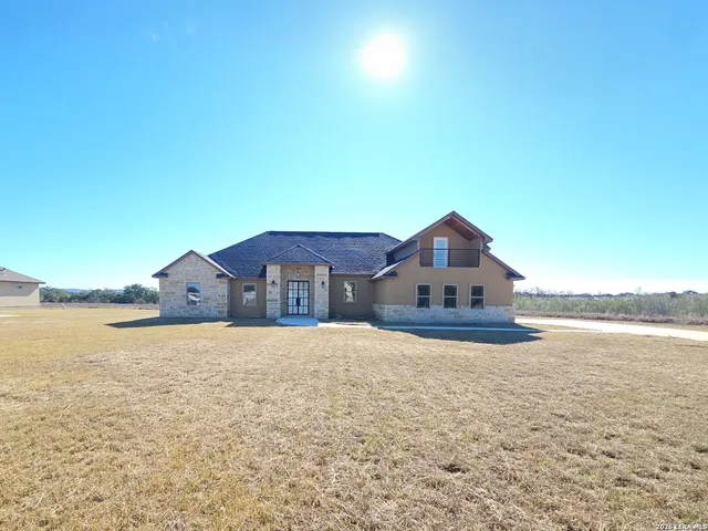 $649,000 | 956 Horseshoe Falls, Bandera, TX 78003