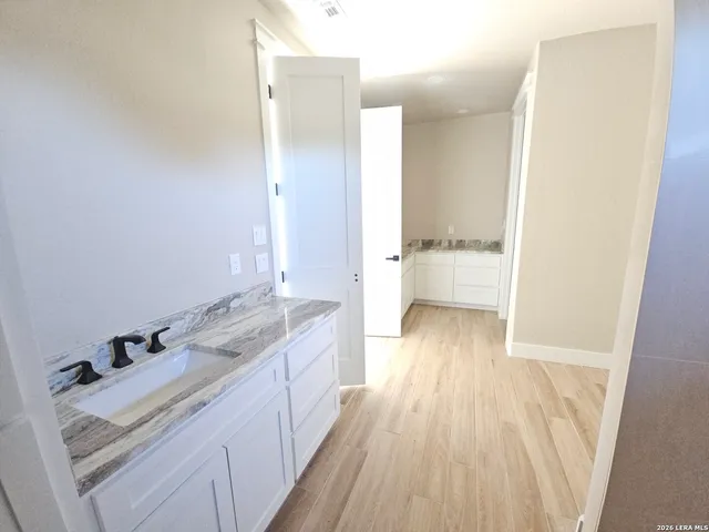 $649,000 | 956 Horseshoe Falls, Bandera, TX 78003