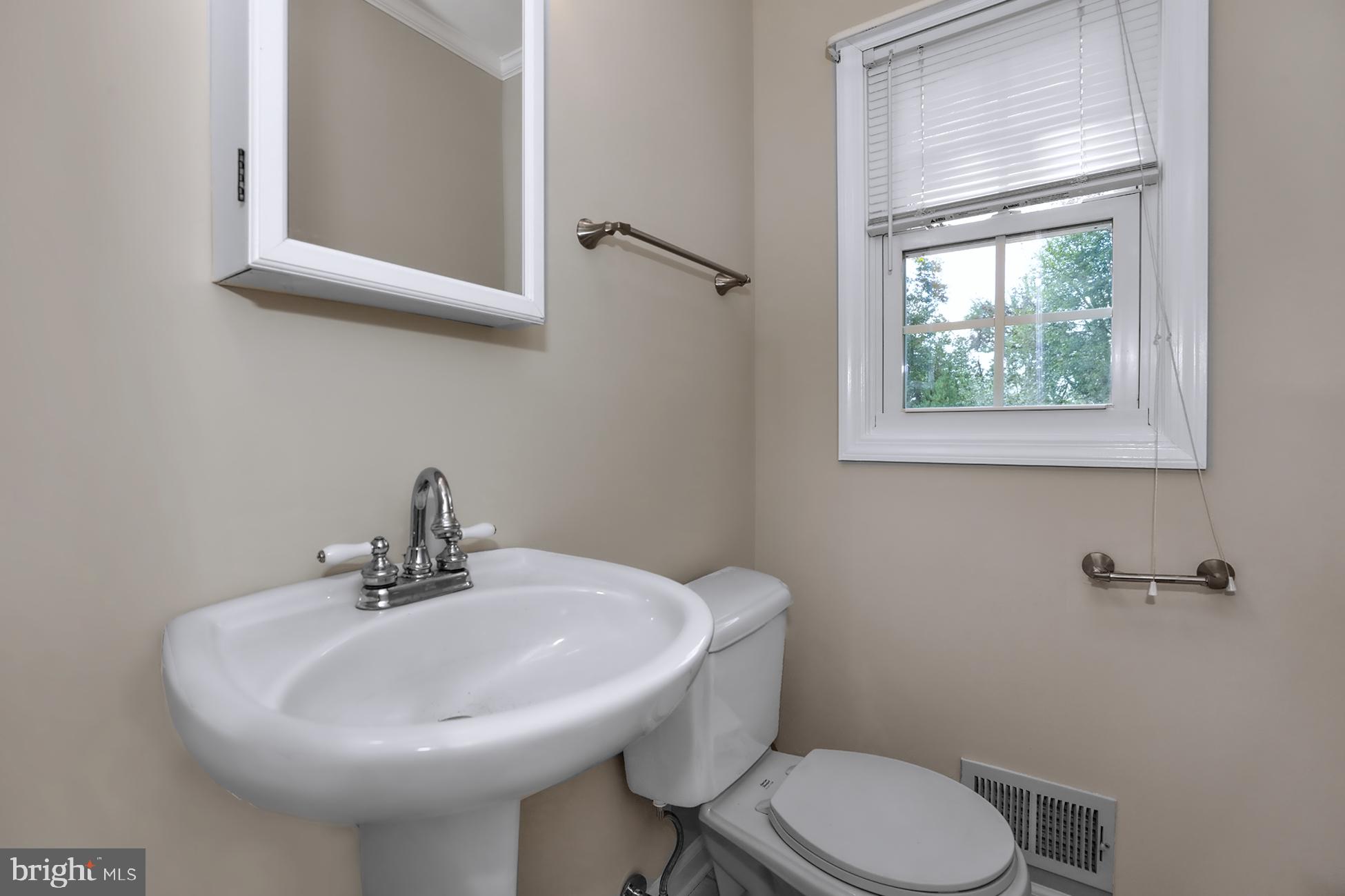 22 Brooktree Road East Windsor, NJ 08520 - Photo 11 of 27 Gallery Image 11
