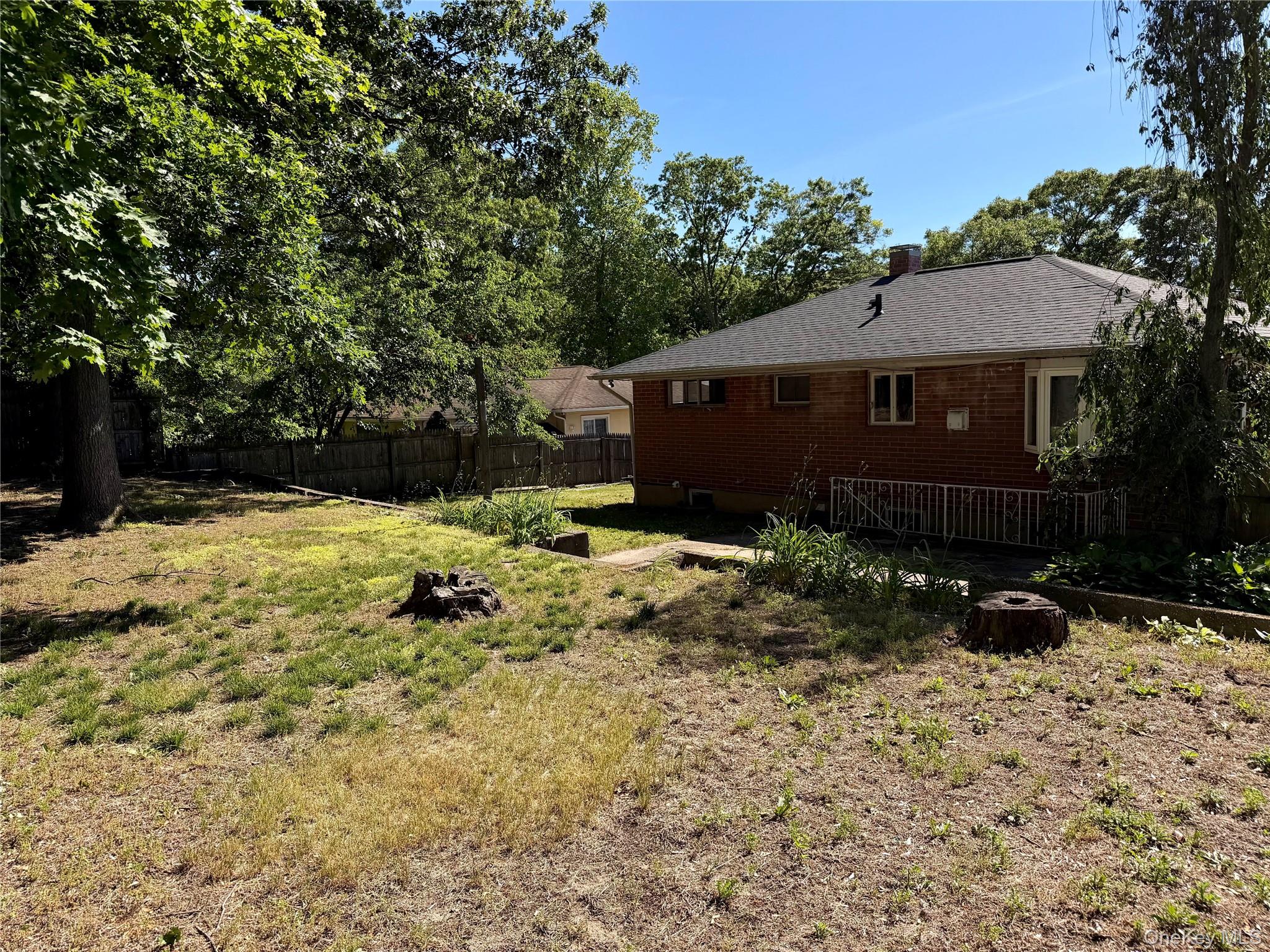 5 Robin Road Selden, NY 11784 - Photo 17 of 21