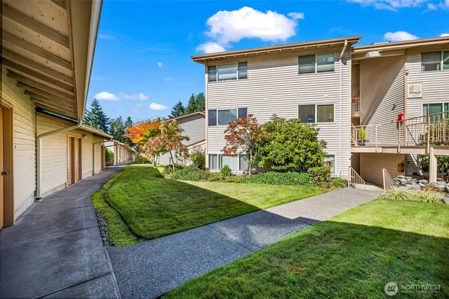 $379,000 | 7606 37th Street West, Unit B3, University Place, WA 98466