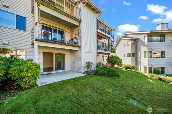 $367,500 | 7606 37th Street West, Unit B3, University Place, WA 98466