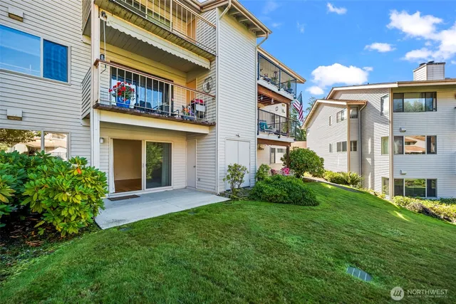 $379,000 | 7606 37th Street West, Unit B3, University Place, WA 98466