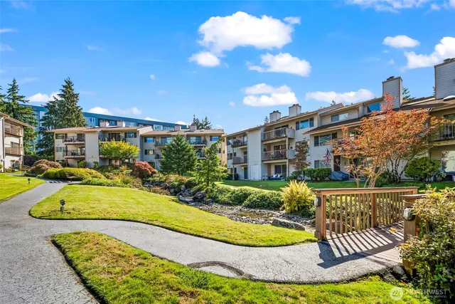 $379,000 | 7606 37th Street West, Unit B3, University Place, WA 98466