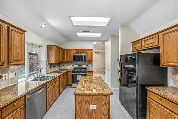 $2,200 | 12335 Shadowvista Drive, Houston, TX 77082