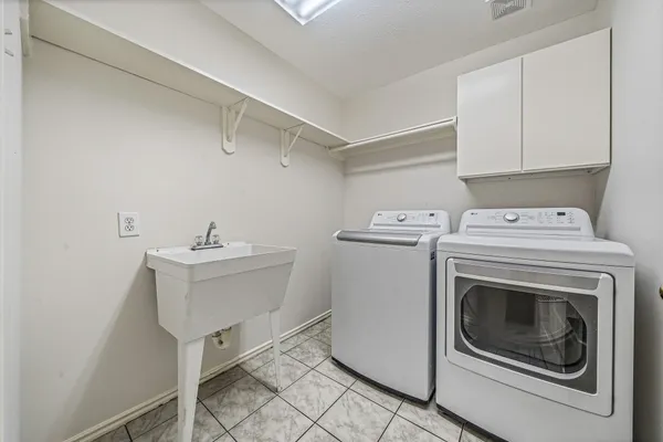 $2,200 | 12335 Shadowvista Drive, Houston, TX 77082