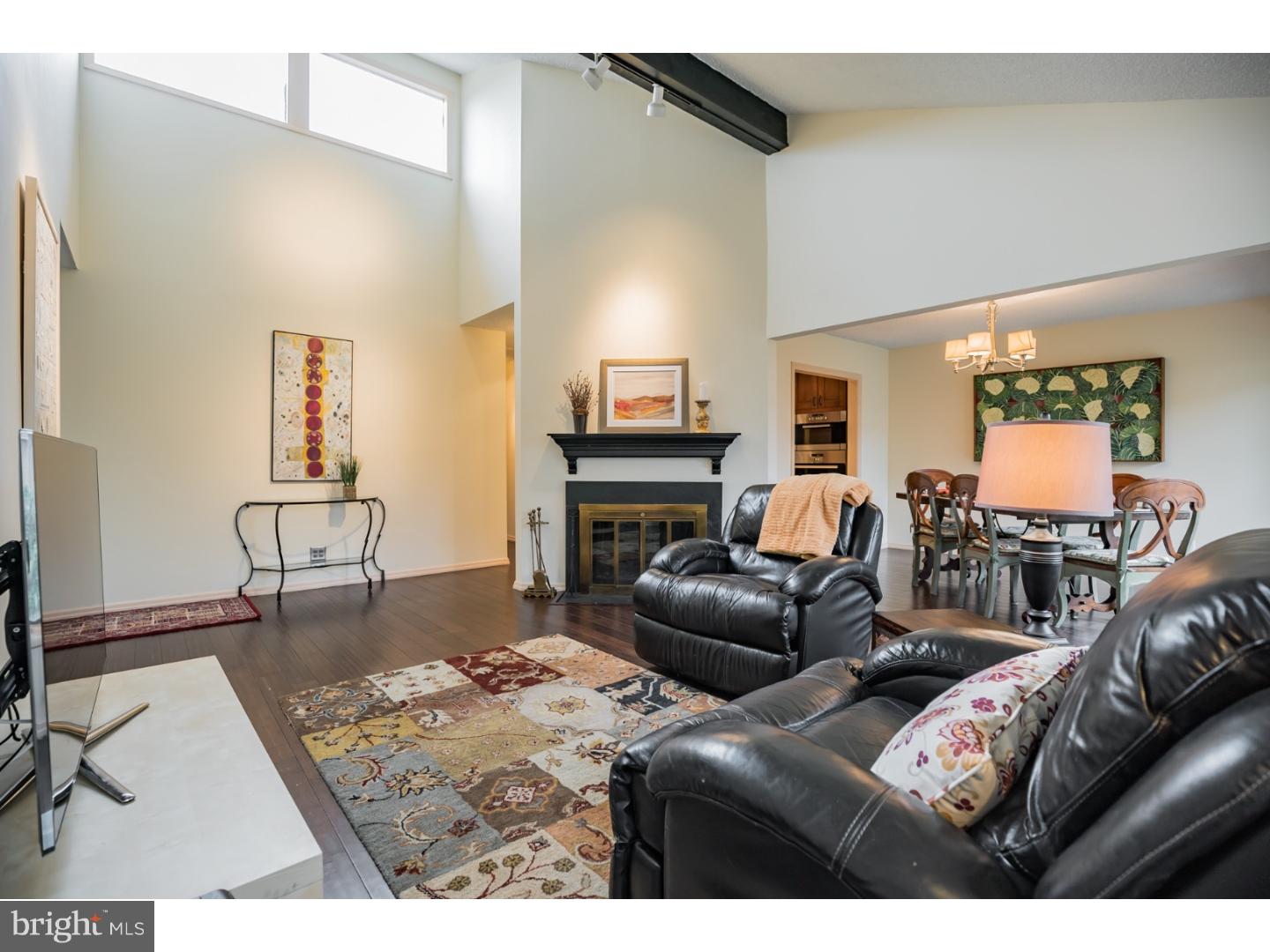 193 Uxbridge Cherry Hill, NJ 08034 - Photo 2 of 18 Living Room