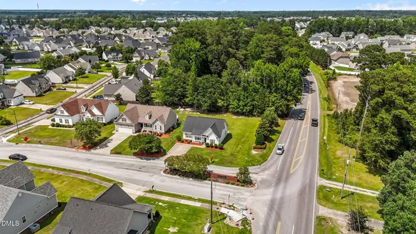 $1,980 | 2400 Camille Drive, Winterville, NC 28590