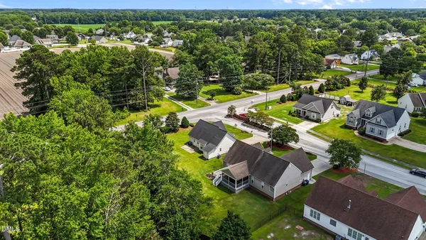 $1,980 | 2400 Camille Drive, Winterville, NC 28590