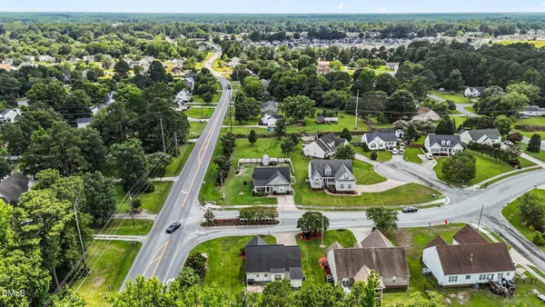 $1,980 | 2400 Camille Drive, Winterville, NC 28590