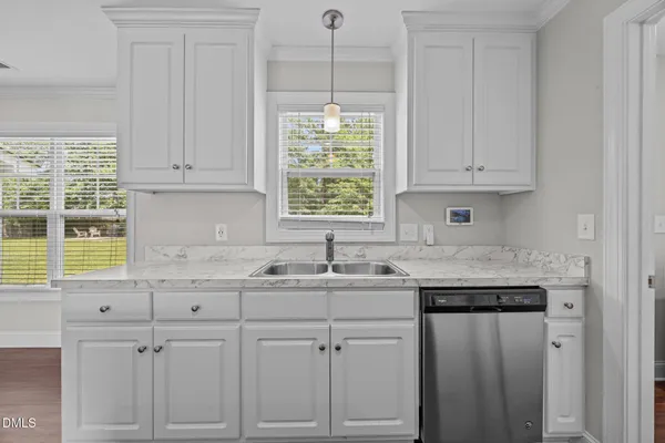 $1,980 | 2400 Camille Drive, Winterville, NC 28590