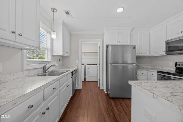 $1,980 | 2400 Camille Drive, Winterville, NC 28590