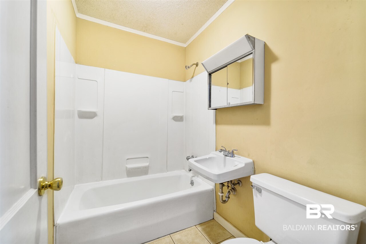 2314 Churchill Drive Mobile, AL 36606 - Photo 11 of 17