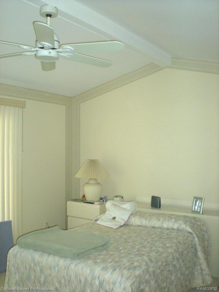 2198 London Bridge Drive, Unit 19 Rochester, MI 48307 - Photo 8 of 10 Master