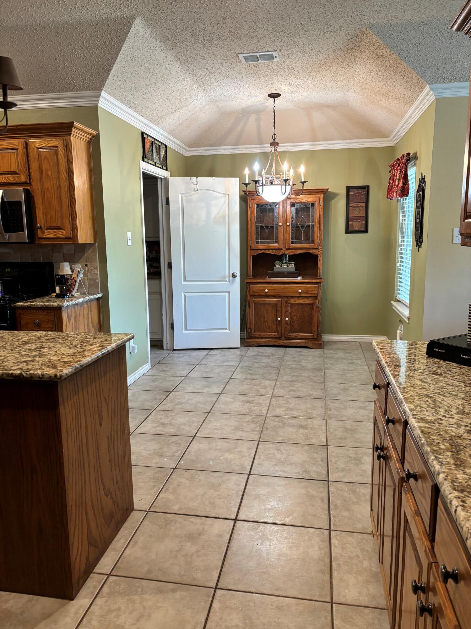 3713 106th Street Lubbock, TX 79423 - Photo 5 of 22 kitchen 1
